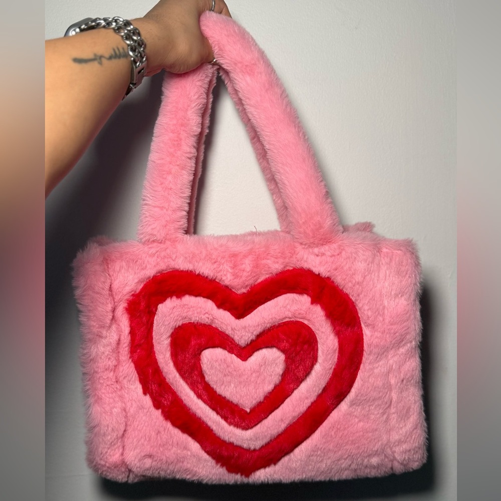 Skinnydip Liza Large Heart Fluffy Faux-Fur Tote Handbag